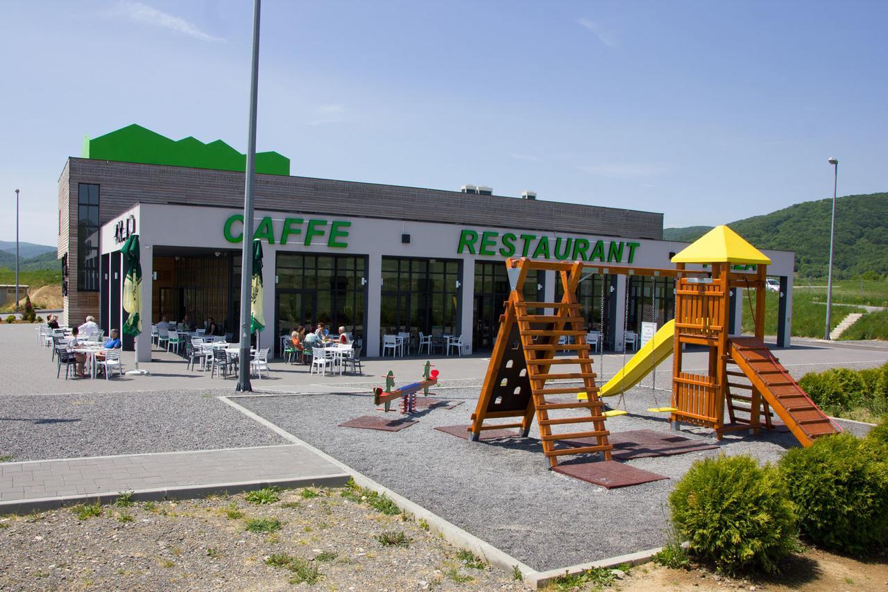 Hotel Lika Jug Brinje Екстериор снимка