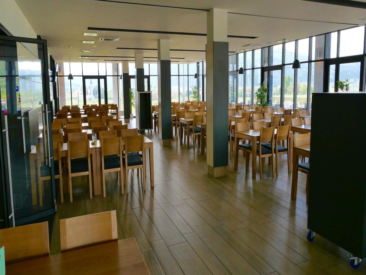 Hotel Lika Jug Brinje Екстериор снимка