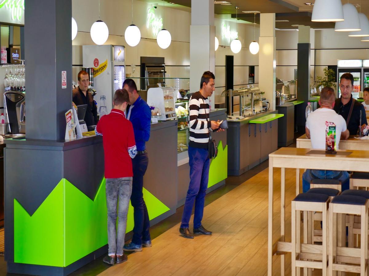 Hotel Lika Jug Brinje Екстериор снимка