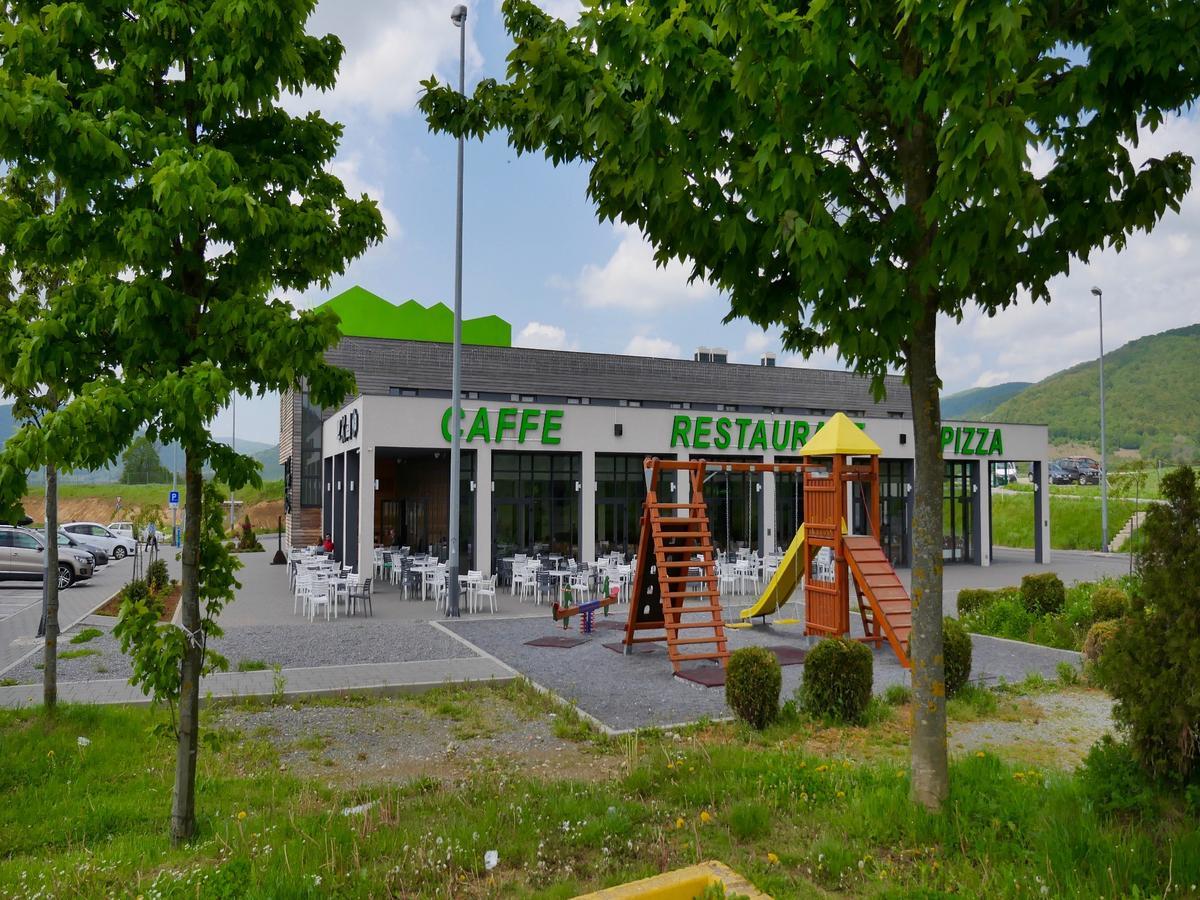Hotel Lika Jug Brinje Екстериор снимка