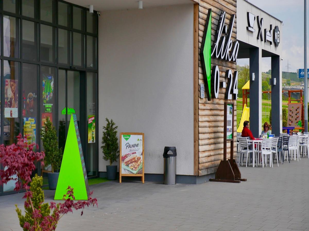 Hotel Lika Jug Brinje Екстериор снимка